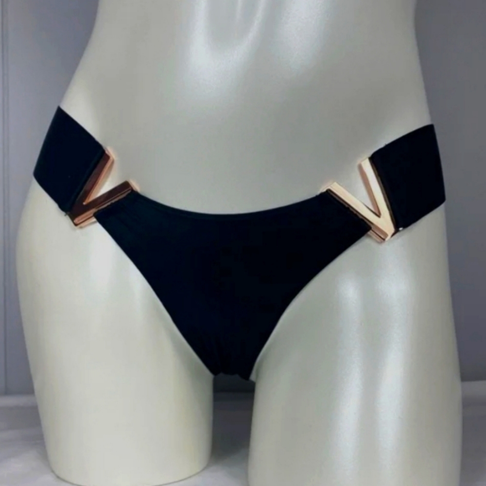 NWT VS Gold V Brazilian Panty